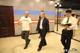 快手五大打赏土豪榜，个个身价20亿，一美女土豪为二驴怒秒100万图片