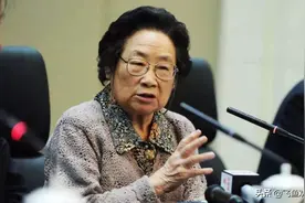 中国人被“名利”所累，拜托大家，放过屠呦呦图片