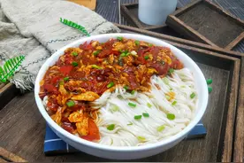学会这款酱香西红柿打卤面碗面，菜饭一锅出，简单快捷又美味图片