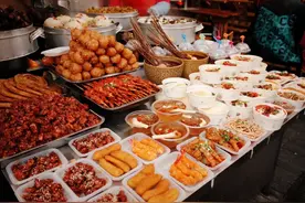 国内“专坑游客”的10大美食街，你去过几个？图片