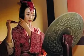封建制度下的“自梳女”，一生不嫁孤独终老，要是后悔下场凄惨图片