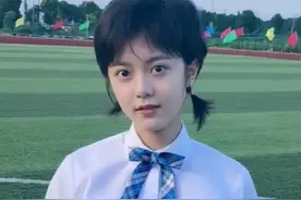 高中连拍9部剧的赵今麦，为何还能考524分？看她课堂笔记就懂了图片