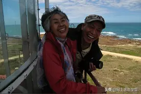 老两口的另一种旅游生活方式，这样的晚年很幸福图片