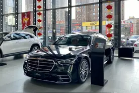 你们都觉得丑的新S级，现实中还得加价订车，尴尬不？图片
