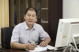 襄阳四中副校长王立合、教务处主任张臣将做客FM91.8《教育进行时》图片