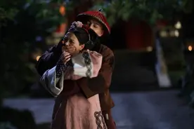 阿满不过是绣娘，为何被玷污后高宁馨也要为她报仇？你看她俩关系图片