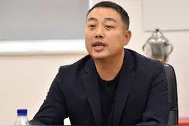 刘国梁、马琳、李隼共同观战刘诗雯比赛，释放了哪些信号？图片