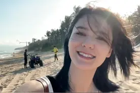 张馨月在三亚度假，和闺蜜玩转海陆空活动，享受豪华飞机和游艇图片