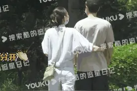 杨玏恋情添实锤！与小10岁女星搂腰共回小区，与毛晓彤成意难平？图片
