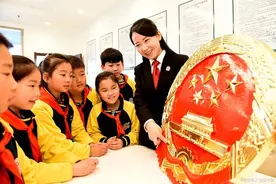 深谈留学生群体，不要做黄皮白心的香蕉人图片