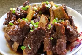 爱吃牛排骨的收藏了，大厨教你新做法，步骤简单，软烂入味超好吃图片