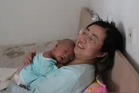新生儿没满百天，宝妈学会在3件事上“偷懒”，孩子发育好身体棒图片