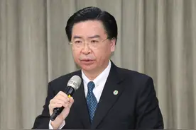 吴钊夑与美国反华议员沆瀣一气 鼓噪台湾是“民主前哨”、大陆对台动武“可能性始终存在”图片
