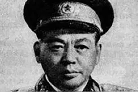 开国中将3岁被卖，衣锦还乡后90岁老父认不出他，相认后:老天有眼图片