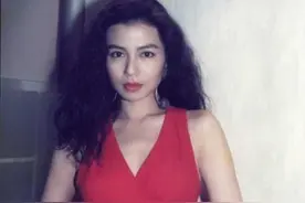 钟楚红的丈夫英年早逝，为夫守寡14年无儿无女，童话婚姻终落幕图片