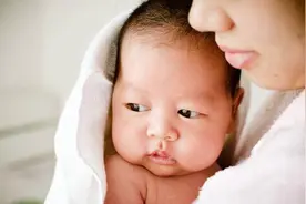 婴儿刚出生什么都不懂？你不知道，人生的第一年要学多少东西图片