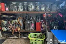 81岁老人用家庭档案记录半个多世纪的生活变化 10多年写了45本图片