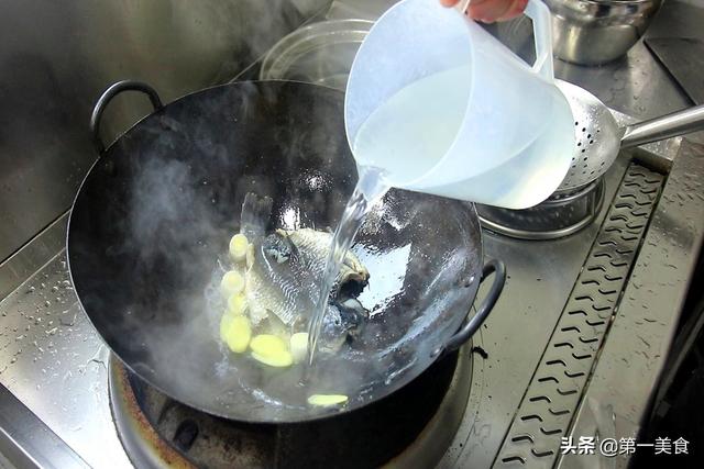 花胶煲汤汤怎么不浓 2026年花胶炖汤三不放原则