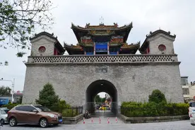 榆林老街上的五座古楼、两座大门，让我看到了深厚的文化底蕴图片