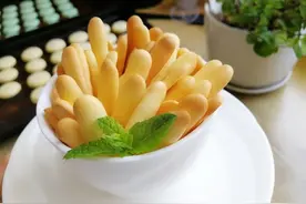 宝宝超喜欢吃的蛋黄手指饼干，只要两种食材，烘焙新手一次就成功图片