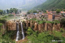 山西长治虹霓关村，瀑布上的村庄，旧时因一条晋豫古商道而发达图片
