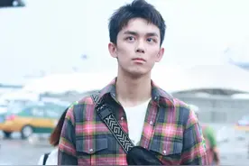 何炅爆综艺《拜托了冰箱》高卿尘饱受争议，赵丽颖秀场效果爆棚图片