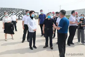 市委副书记、政法委书记曹思阳在托县调研农牧业农村重点工作时强调 站在践行初心使命、全心全意为人民......图片