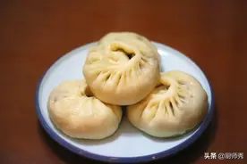 大厨教你在家做包子，蓬松又喧软，从发面到馅料配比，制作超详细图片