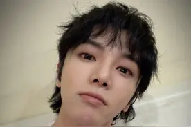 网友曝华晨宇整容照，还指张碧晨当小三，其实是8年老粉回踩图片