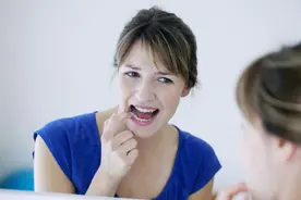 得了口腔溃疡，医生为何让补维生素B？不是应该补维C吗？图片