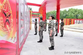14名军校女学员下连当兵，过得咋样？图片