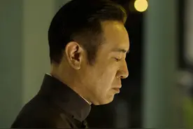 寻路蚂蚁和挡车螳螂丨《觉醒年代》，用隐喻致敬逝去的岁月与英雄图片