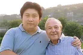 相差47岁的友谊：河南小伙为报答瑞士房东，将其接回中国赡养6年图片