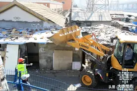 “搭边儿”建房，拆！图片