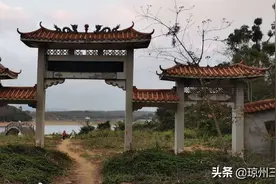 儋州市云月湖景区，曾经的景点和湖景别墅开发区变成了荒野图片
