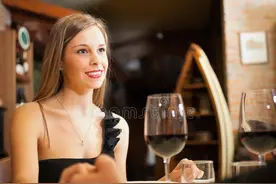同样是离异的女人，彦妮，我为什么就不能嫁给你弟弟呢？（23）图片
