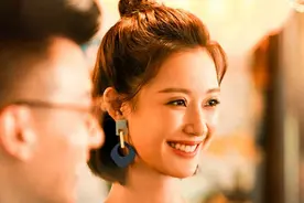 《余罪》警花变身壁橱公主朱闪闪，同为"傻白甜"演技吊打佟丽娅图片