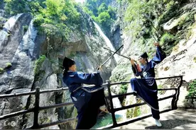 小说：一不小心成为普拉达宫殿的管家，手下四百名宫女图片