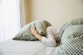 「睡前听歌」破坏睡眠质量，专家推荐9种快速入眠法图片