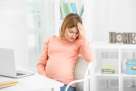 怀孕后，是继续上班还是辞职在家安胎？做决定前可要慎重了图片