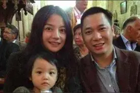 赵薇：抛弃同床三年身价120亿小伙，为何嫁二婚带娃的黄有龙？图片