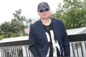 因一句话得罪张国荣被封杀，成全娱乐圈笑话，如今靠救济金度日图片