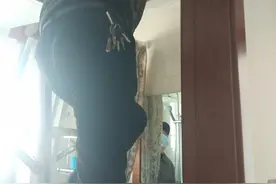 万元钻戒掉进下水管道 物业邻居齐帮忙图片