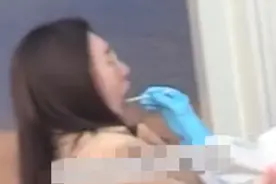 江疏影核酸检测张大嘴被拍，恳求媒体删除视频，网友：已截图图片