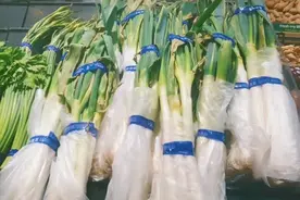 南方人在北方买菜，一时竟不知如何下手图片