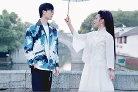 《半城烟沙》老歌新唱，又是一个十年，许嵩不愧一代人的青春回忆图片