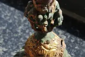 清代一品官员帽子，一颗巨大的红宝石，专家眼都看直了图片