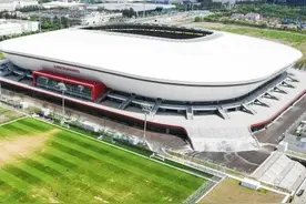 中国目前已建成的专业足球场图片