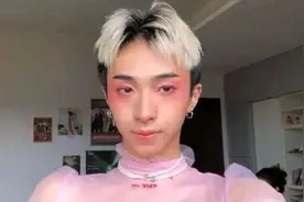 伊能静儿子再晒女装照，男孩女性化，作为家长，你是否能够接受？图片