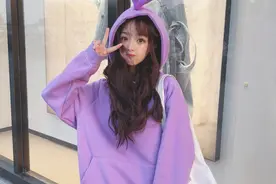 金秋卫衣风，给十足少女感图片
